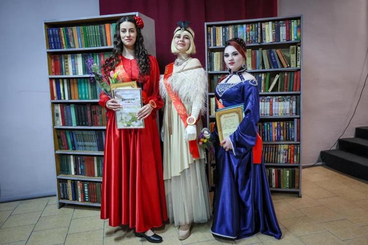Книжные персонажи ожили в единственной женской колонии Приморья