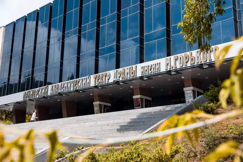 Не Сильва, Эдит Пиаф и песни Андрея Миронова: афиша театра имени Горького во Владивостоке