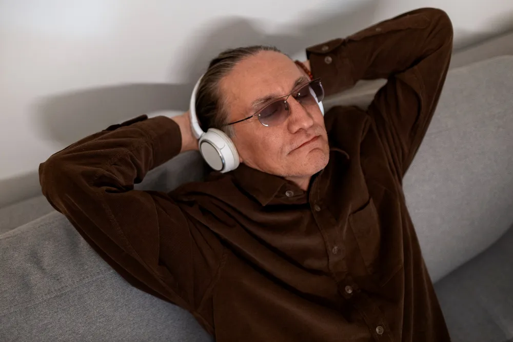 HiFi-стриминг Звук узнал, какие песни россияне считают самыми убаюкивающими