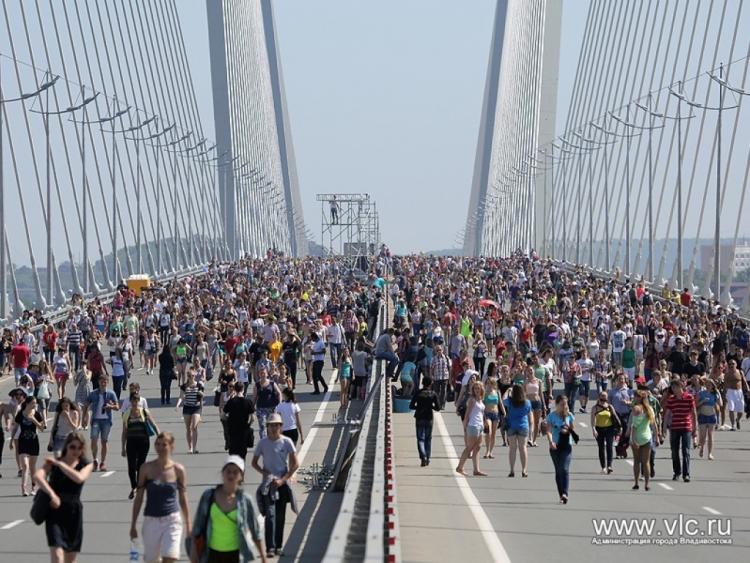 Владивостокский красавец: Золотому мосту – 12 лет