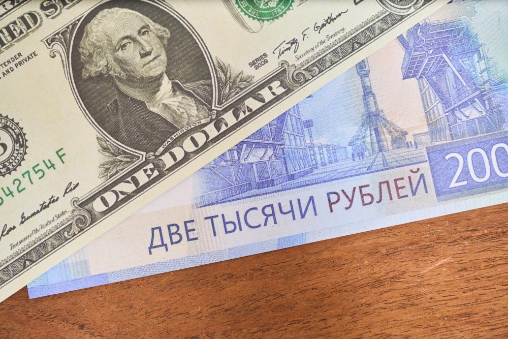 В середине января курс рубля подойдёт к знаковой отметке