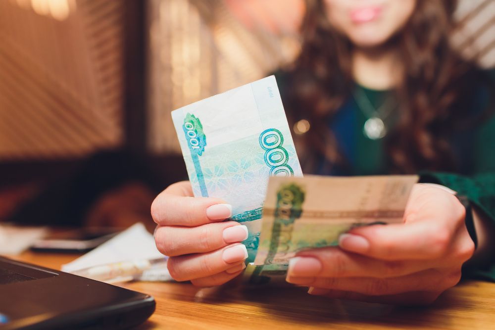 Пол и потолок: женщины хотят меньше денег, чем мужчины