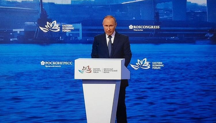 Путин объявил перемирие на период празднования 80-летия Победы