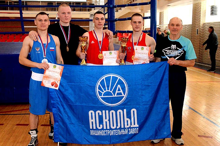 Девять медалей выиграли приморцы на чемпионате Дальнего Востока по боксу