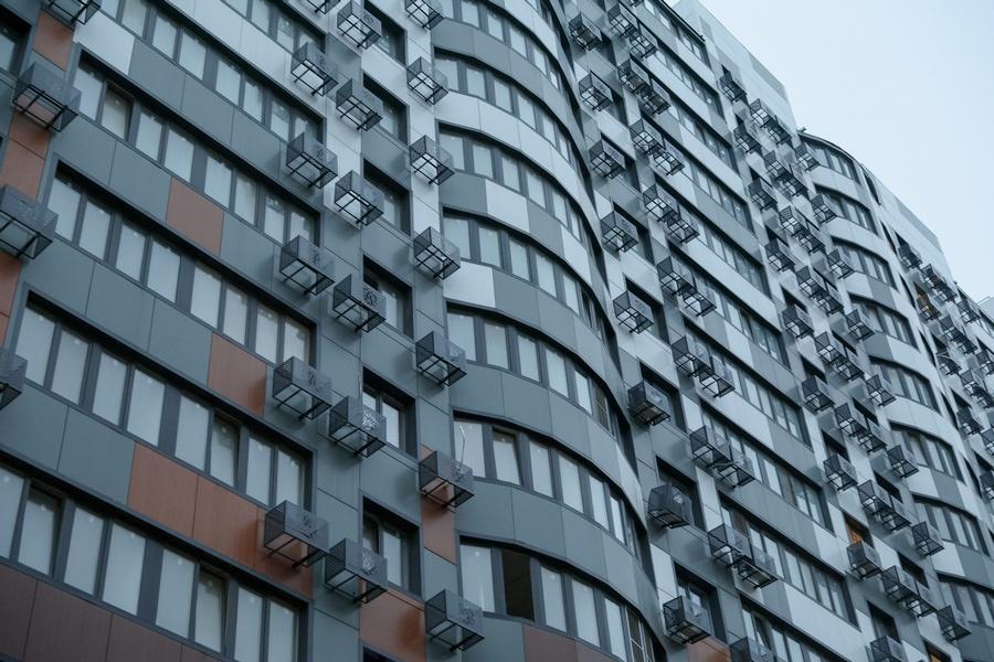 Эксперт предлагает запретить продажу большегрузов в России без предоставления места для их парковки