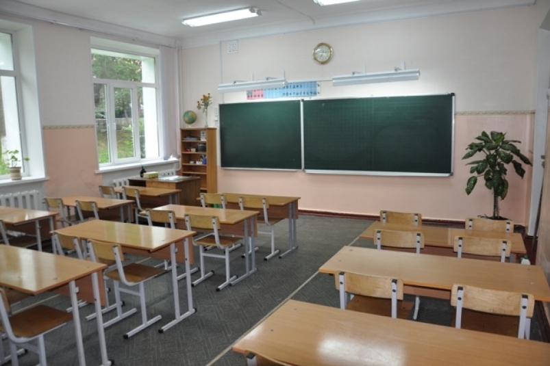 В одной из школ Владивостока рухнул потолок во время занятий