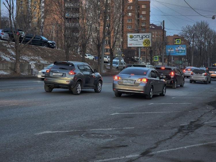 Во Владивостоке на улице Луговой появятся ограничения для парковки