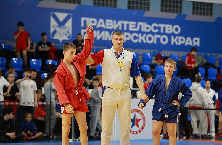 Приморские самбисты стали лучшими на первенстве ДФО