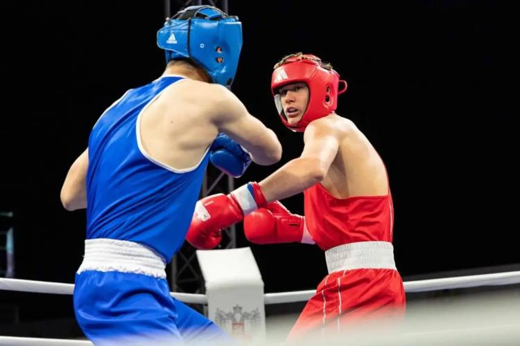 Юный боксёр из Владивостока стал чемпионом России