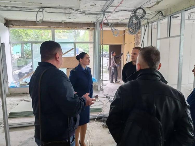 Прокуратура Владивостока ускорила затянувшийся ремонт библиотеки