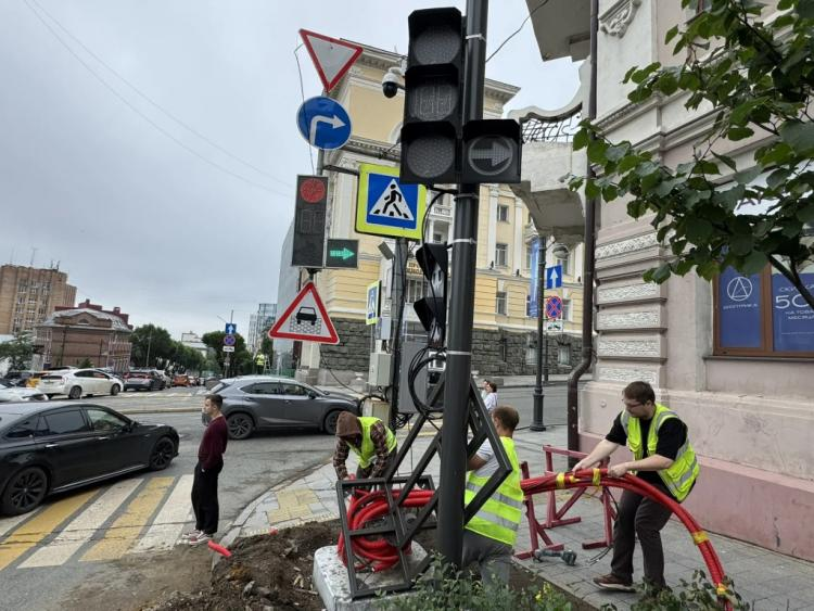 Во Владивостоке модернизировали светофоры на двадцати участках