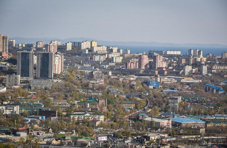 Во Владивостоке продолжаются работы по благоустройству