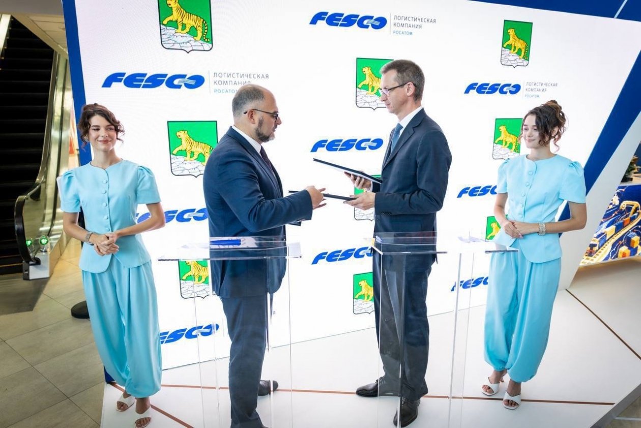 FESCO и мэрия Владивостока восстановят стилобат символа города — маяка Токаревского